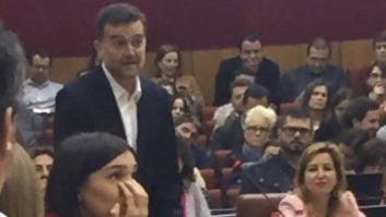 "Bienvenido, valiente": la emocionante vuelta de Maíllo al Parlamento andaluz