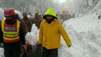 Una fuerte nevada deja al menos 21 muertos, entre ellos nueve niños, en una estación de montaña en Pakistán