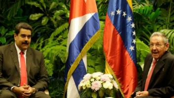 Cuba condecora a Maduro en vísperas de la llegada de su 'enemigo' Obama