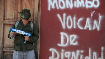 El presidente de Nicaragua reconoce que los encapuchados de las protestas son "policías voluntarios"