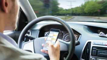 La DGT estudia que los conductores paguen los daños en un accidente por el uso del móvil