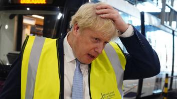 Boris Johnson se va quedando solo: dimiten cuatro altos cargos de su Gobierno en un día