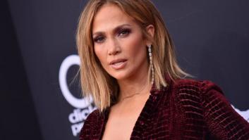 Jennifer Lopez impacta con su tipazo en bikini para celebrar sus 49 años