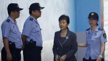 Ocho años de prisión para la expresidenta surcoreana Park por apropiarse de fondos del espionaje