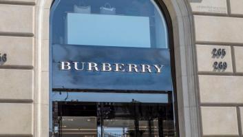 Burberry cabrea al mundo: quema todo lo que no vende para "proteger su marca"