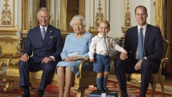 El mejor meme de la foto de Isabel II y sus herederos por su 90º cumpleaños