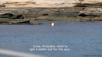 Un equipo de televisión encuentra a un náufrago mientras grababa en una isla