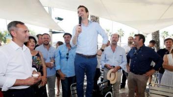 Casado, a Sáenz de Santamaría: "La soberbia no hace ganar congresos, pero sí perder elecciones"