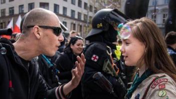 La scout que se enfrenta al neonazi: una nueva heroína viral a la que admirar