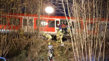 Al menos un muerto y 30 heridos tras el choque de dos trenes cerca de Múnich, en Alemania
