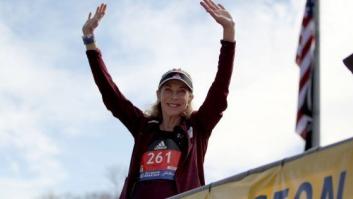 La primera mujer en correr la maratón de Boston regresa 50 años después