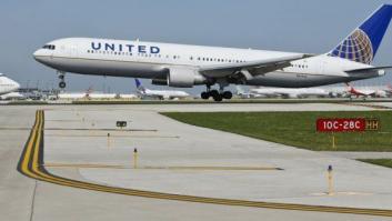 United Airlines expulsa de un avión a un pareja de novios que viajaba a Costa Rica para casarse