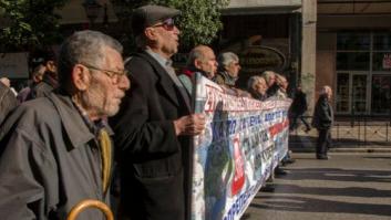 La realidad de los pensionistas griegos: "Nos han pasado por la picadora y nos han triturado"