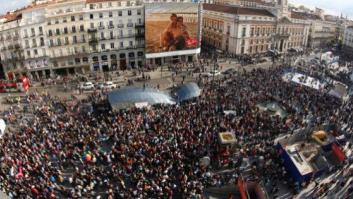 Miles de indignados vuelven a llenar la Puerta del Sol en aniversario del 15M