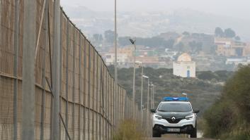 Un millar de migrantes intenta entrar en Melilla en un nuevo salto a la valla