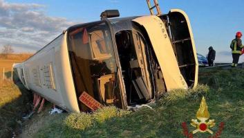 Un muerto y varios heridos al volcar un autobús de refugiados ucranianos en Italia