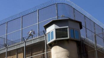 Un preso burla la vigilancia y se encarama al tejado de la cárcel Modelo