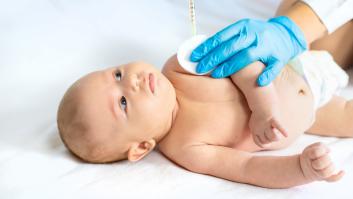 La vacuna contra la bronquiolitis para menores y gestantes tardará unos años