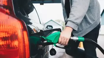 10 consejos para que el depósito de gasolina del coche te dure más