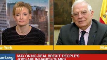 "Podrías vocalizar mejor": El lío de Josep Borrell con el inglés de una periodista estadounidense