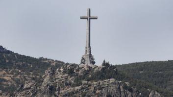 Piden que se sustituya la cruz del Valle de los Caídos por una estatua de Batman