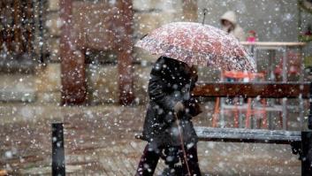 La nieve, el oleaje y el frío ponen en alerta 27 provincias