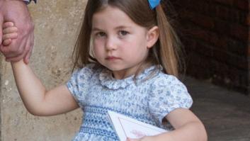 El gesto de hermana mayor de la princesa Carlota en el bautizo del príncipe Luis