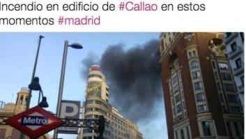 Un incendio en una azotea del centro de Madrid obliga a cortar la Gran Vía en hora punta