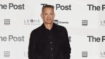 Cachondeo con el parecido razonable de Tom Hanks en una foto de su próxima peli
