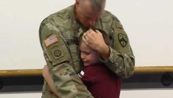 El emocionante reencuentro de un soldado con su hijo