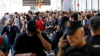 Manifestantes dificultan el acceso al aeropuerto de El Prat