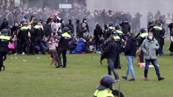 Más de 100 detenidos en una protesta contra el toque de queda en Ámsterdam