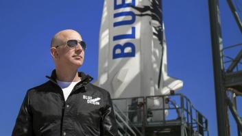Jeff Bezos viaja al espacio en el primer vuelo tripulado de Blue Origin