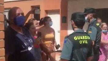 Gritan "perros, maricones, hijos de la gran puta" y obligan a desalojar a seis migrantes en cuarentena en Murcia