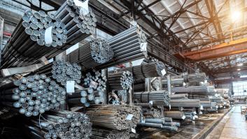 La UE pacta poner un precio a la huella de CO2 de sus importaciones de acero o cemento