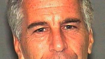 El magnate Epstein, encarcelado por abuso de menores, encontrado herido y semi inconsciente en su celda