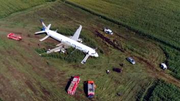 35 pasajeros atendidos por las turbulencias de un avión que bajó 300 metros de golpe