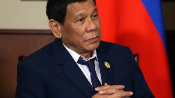 Duterte dice que se "curó" de su homosexualidad con "mujeres hermosas"