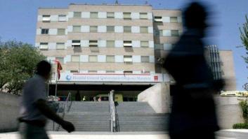 "Sábanas con caca y sangre, pelos...": la realidad de varios hospitales madrileños