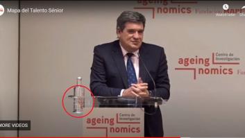 García Egea critica esta escena del ministro Escrivá con la botella y... 'spoiler': le sale mal