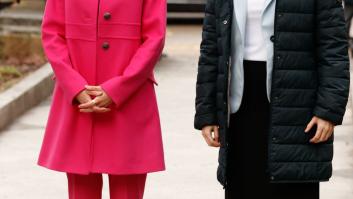 Una experta en protocolo saca los colores a Ayuso por esta foto con la reina Letizia