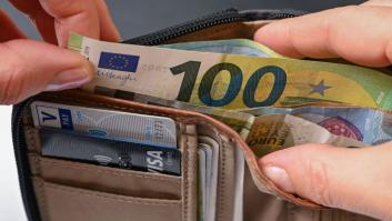 Una albaceteña enamora con su gesto tras encontrar una cartera llena de billetes