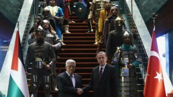 La recepción 'imperial' con soldados de Erdogan a Abás (FOTOS)