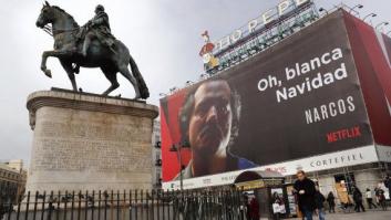 El PP exige en el Congreso la retirada del cartel de 'Narcos' en la Puerta del Sol