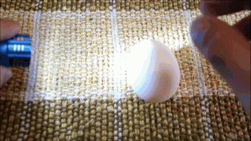 El método para invertir así el color de los huevos (VÍDEO, GIFS)