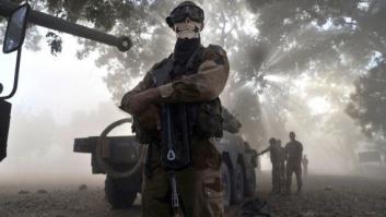 La historia tras la polémica foto de un soldado francés con el rostro tapado con una calavera en Malí (FOTOS)