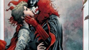 Batwoman le pide matrimonio a su novia (FOTO)