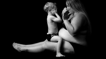 Seis madres afrontan críticas y complejos con fotografías íntimas
