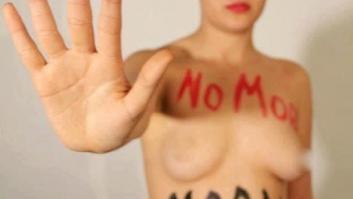 La activista tunecina de Femen Amina Tyler vuelve a colgar fotos protesta en Internet (FOTOS)