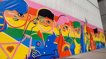 Un enorme y colorido mural por la igualdad LGTBI llega a Madrid con motivo del World Pride